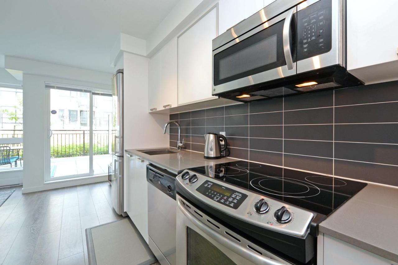 Gorgeous Old Town With Patio And Parking! *