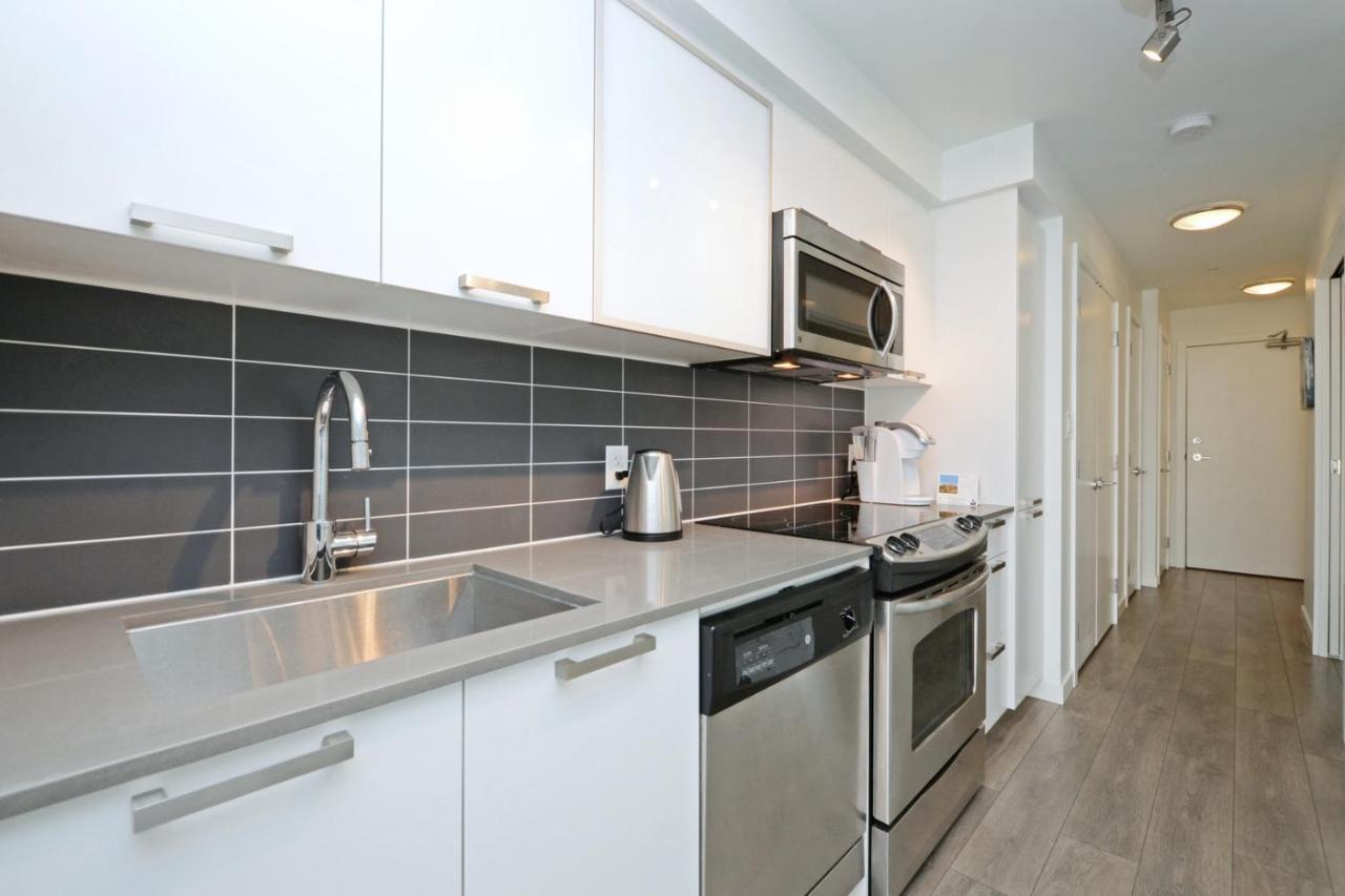 Gorgeous Old Town With Patio And Parking!